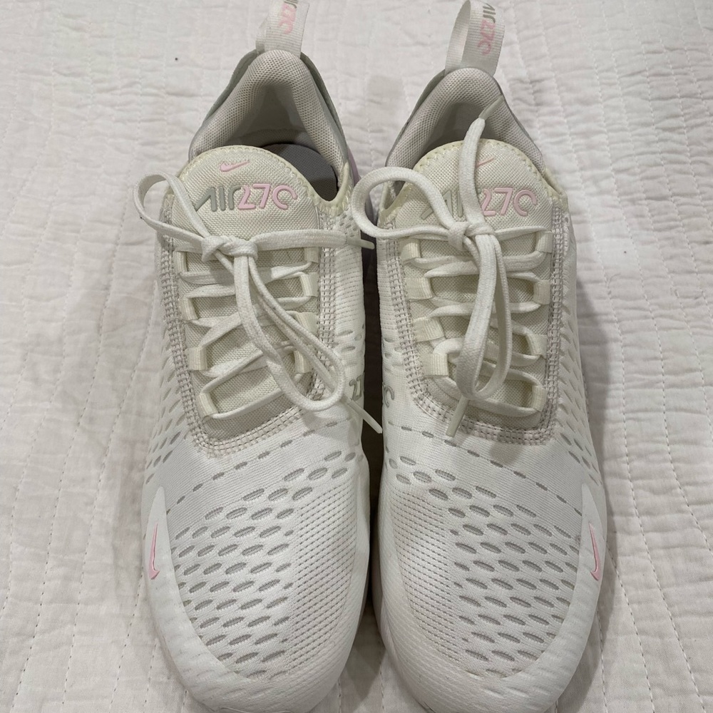 Women’s Nike shoes